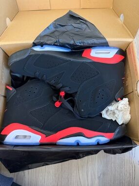 Air Jordan 6 (VI) Sneakers
